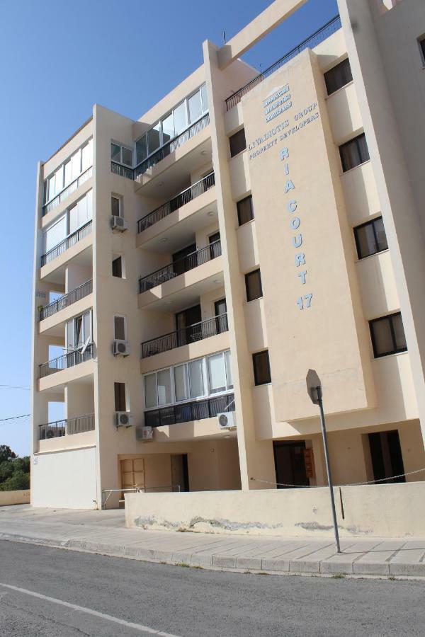 Montehugh Apartment Larnaca Exterior photo